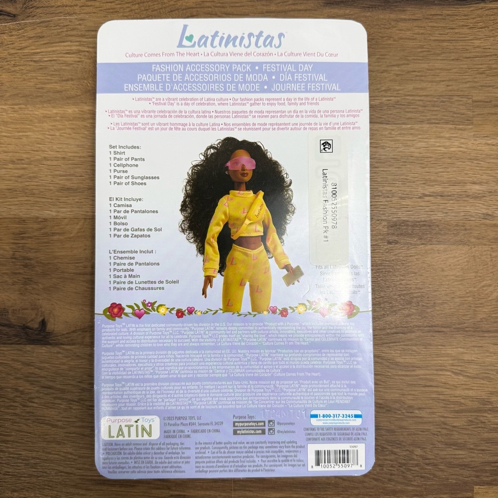 NWT Latinistas Día Festival Festival Day Fashion Doll Outfit & Accessories Set - Picture 3 of 4